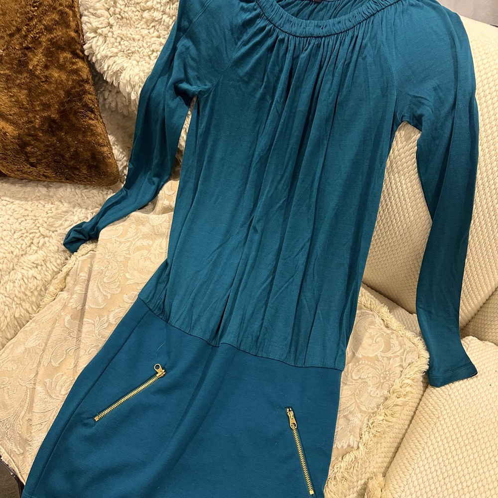 TED BAKER Sheer Athletic Collar and Sleeve Green Floral Scalloped Dress (Size 0)